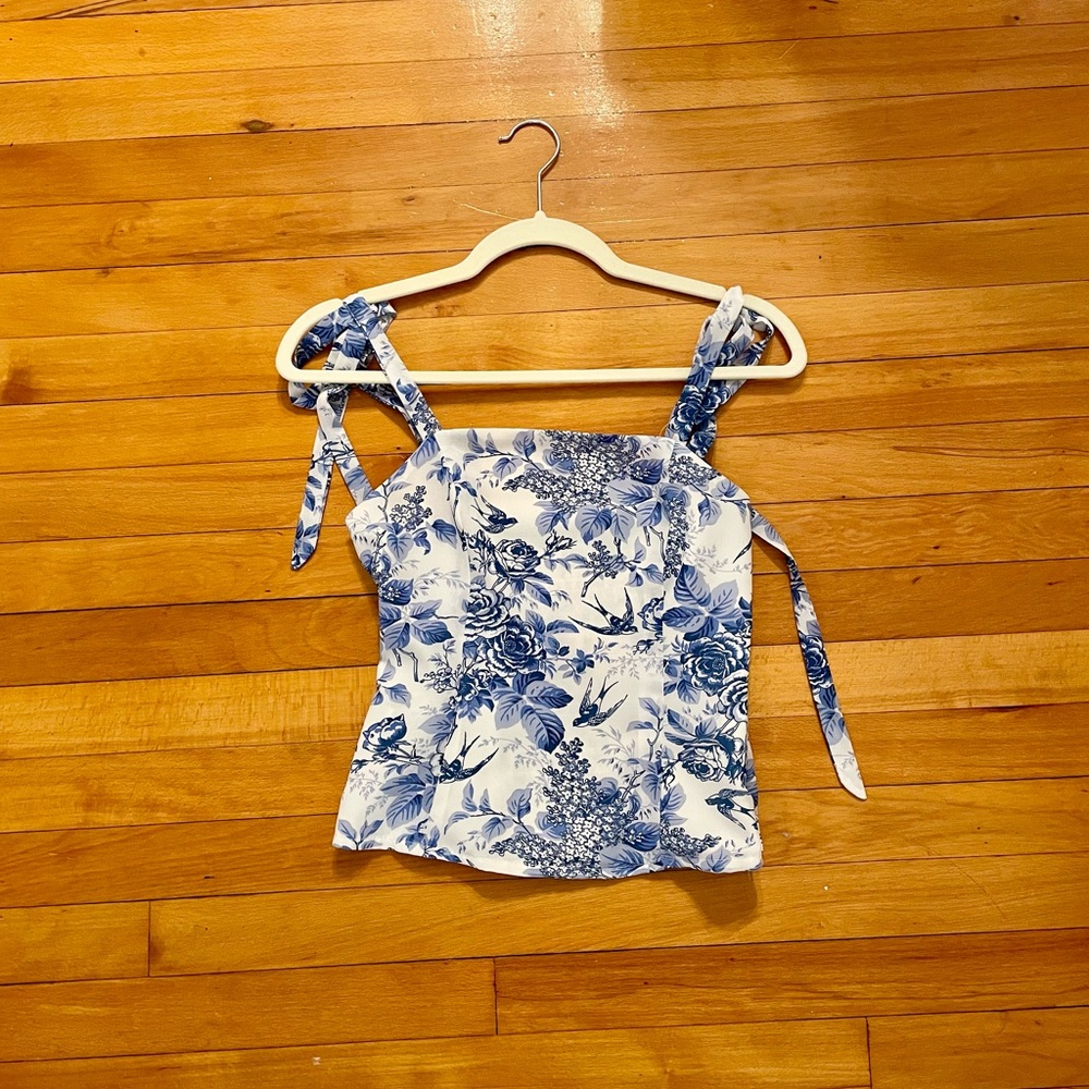 Rihoas Floral Blue and White Tank